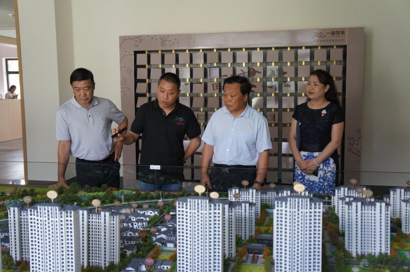 市人大常委会主任李景玉带队对高新区下一步发展进行专题调研